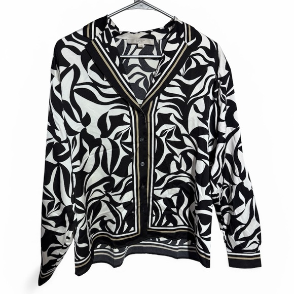 Loft leaf print long sleeve button down blouse Size Small - Picture 2 of 8